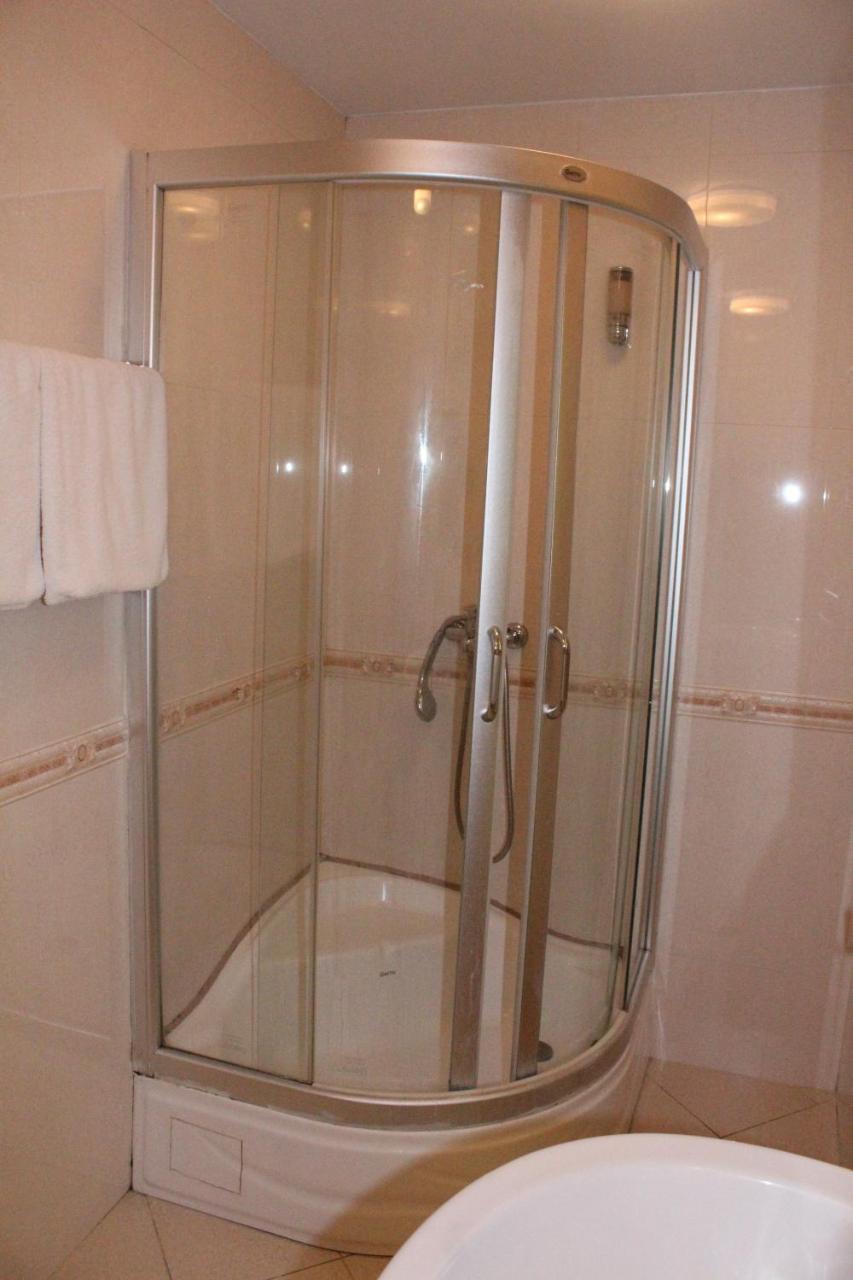 Hotel Piemonte Tirana Zewnętrze zdjęcie
