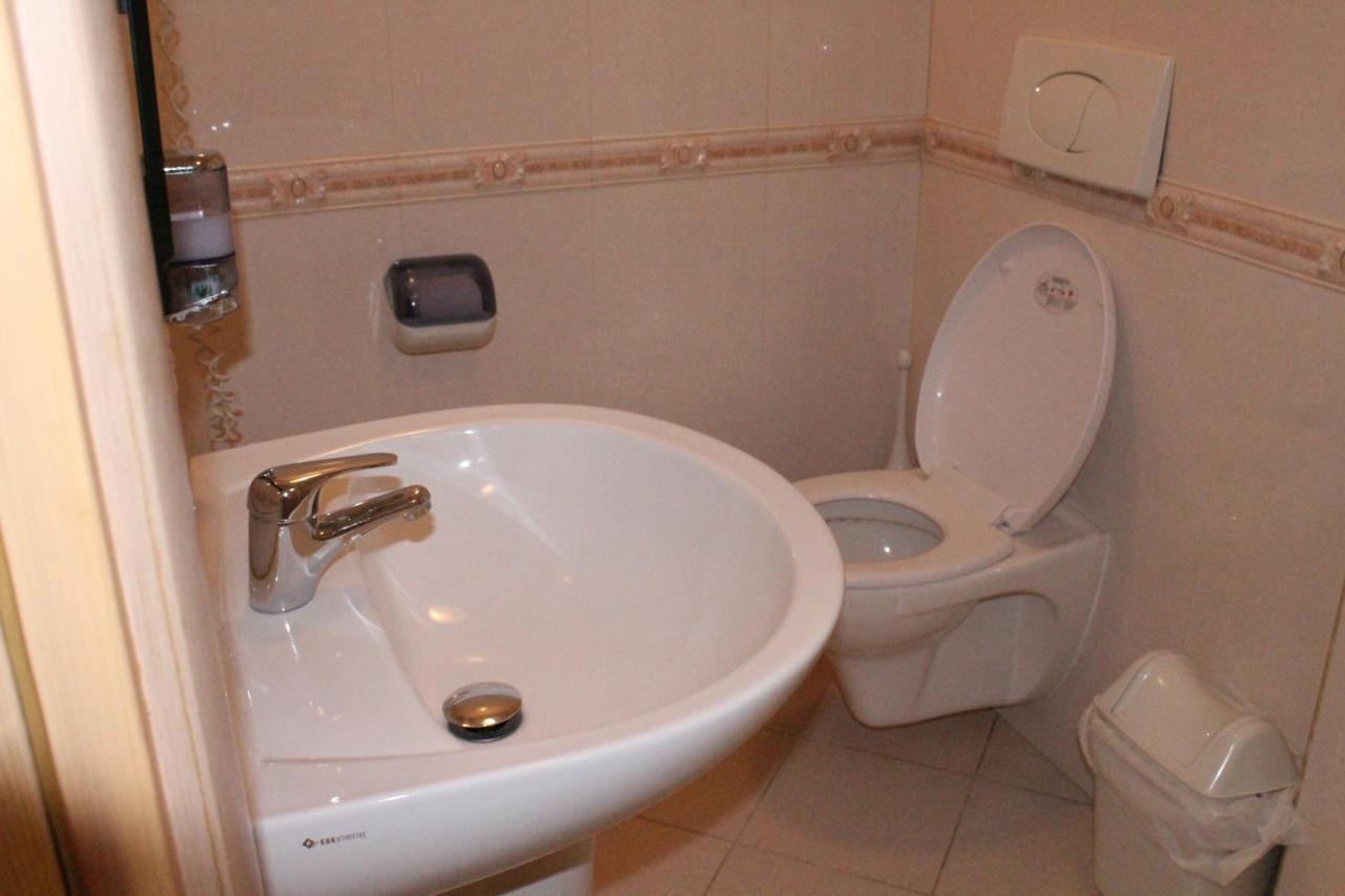 Hotel Piemonte Tirana Zewnętrze zdjęcie