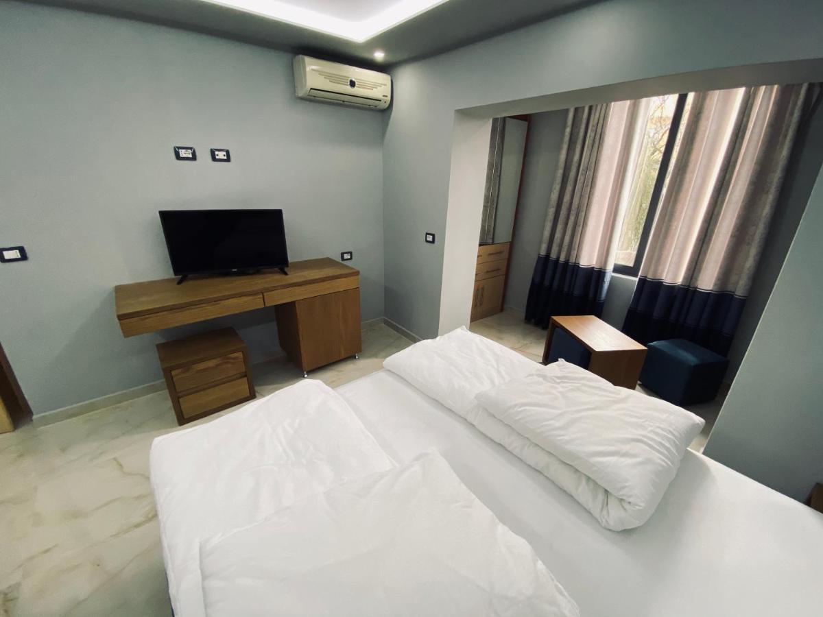 Hotel Piemonte Tirana Zewnętrze zdjęcie