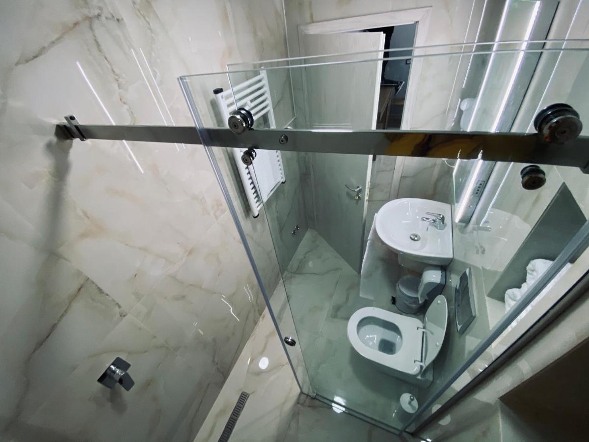 Hotel Piemonte Tirana Zewnętrze zdjęcie