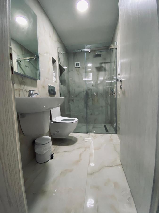 Hotel Piemonte Tirana Zewnętrze zdjęcie